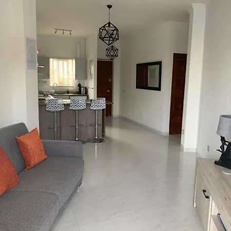 Tres Hermanos - Spacious Modern 2 Bedroom Apartamento *