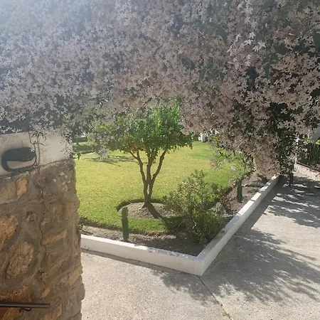 Tres Hermanos - Spacious Modern 2 Bedroom