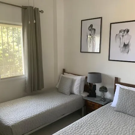 Tres Hermanos - Spacious Modern 2 Bedroom